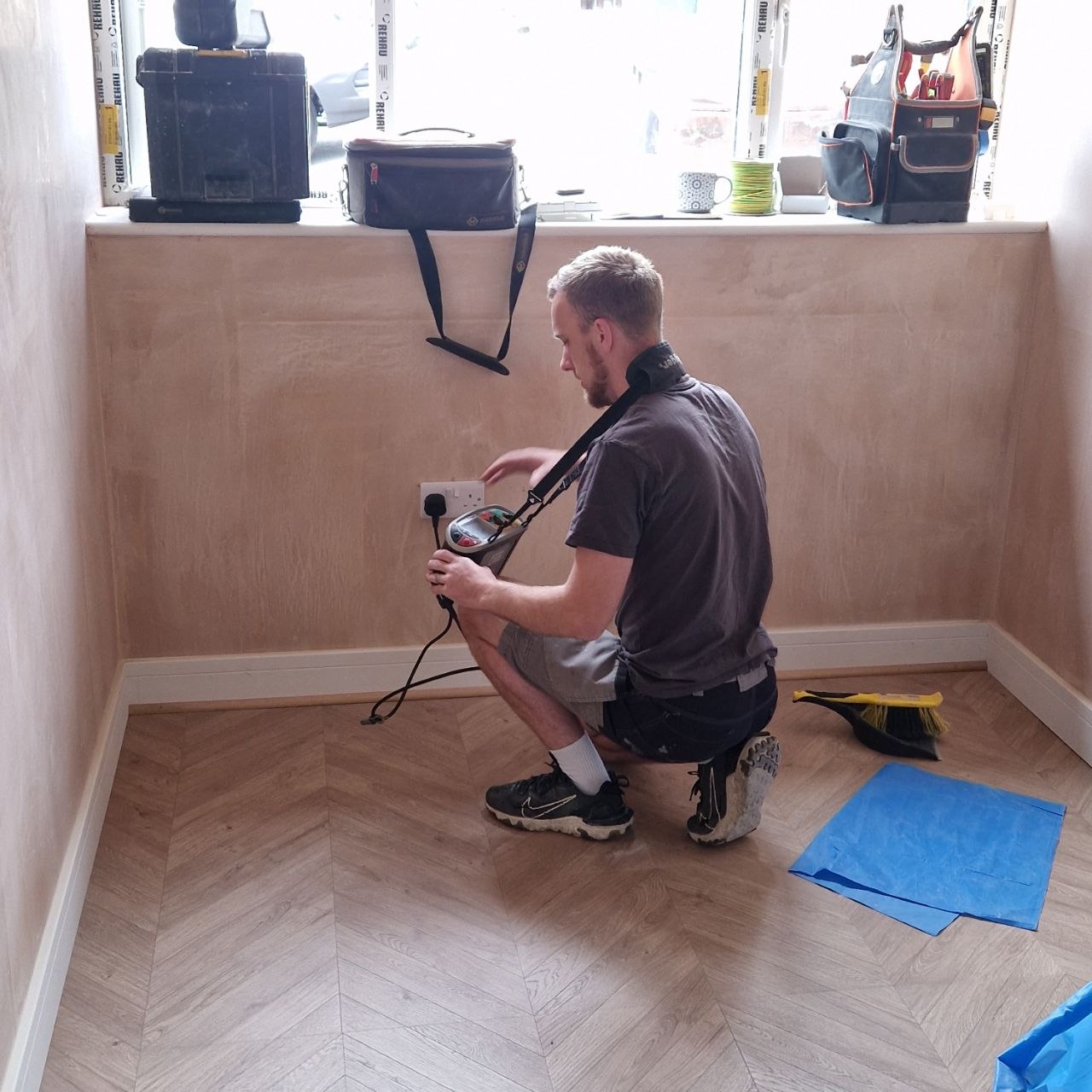Garage power supply with new sockets and lighting